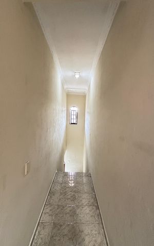 Casa à venda com 260m², 3 quartos e 5 vagas Casa à venda com 260m², 3 quartos e 5 vagasCorredor