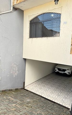 Casa à venda com 260m², 3 quartos e 5 vagas Casa à venda com 260m², 3 quartos e 5 vagasGaragem