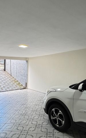 Casa à venda com 260m², 3 quartos e 5 vagas Casa à venda com 260m², 3 quartos e 5 vagasGaragem
