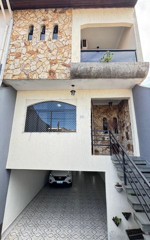 Casa à venda com 260m², 3 quartos e 5 vagas Casa à venda com 260m², 3 quartos e 5 vagasGaragem