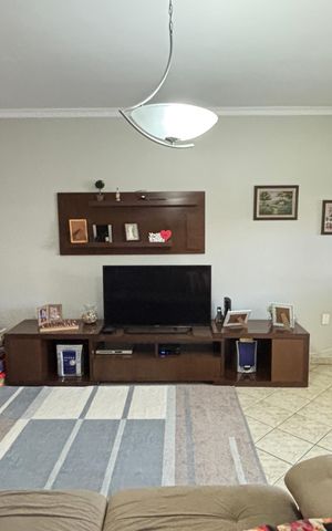 Casa à venda com 260m², 3 quartos e 5 vagas Casa à venda com 260m², 3 quartos e 5 vagasSala