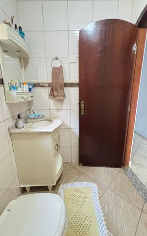 Casa à venda com 260m², 3 quartos e 5 vagas Casa à venda com 260m², 3 quartos e 5 vagasBanheiro Social