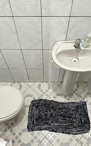 Casa à venda com 260m², 3 quartos e 5 vagas Casa à venda com 260m², 3 quartos e 5 vagasGaragem - Banheiro