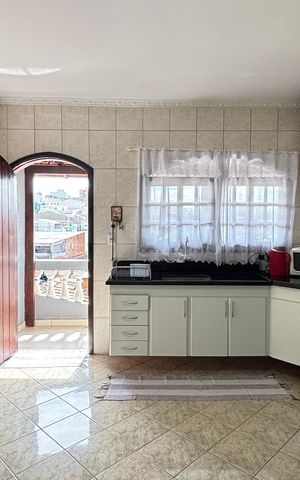 Casa à venda com 260m², 3 quartos e 5 vagas Casa à venda com 260m², 3 quartos e 5 vagasCozinha