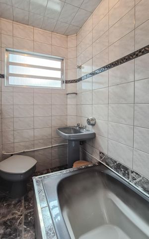 Casa à venda com 142m², 3 quartos e 2 vagasBanheiro da Suíte