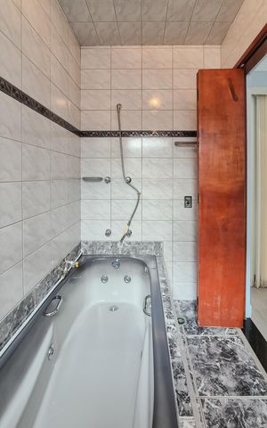 Casa à venda com 142m², 3 quartos e 2 vagasBanheiro da Suíte