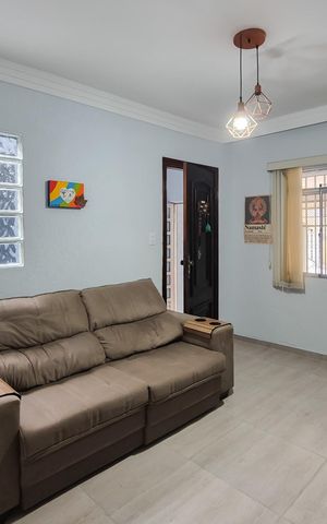 Casa à venda com 142m², 3 quartos e 2 vagasSala