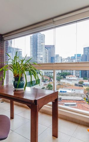 Apartamento à venda com 168m², 4 quartos e 3 vagasVaranda