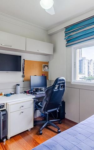 Apartamento à venda com 168m², 4 quartos e 3 vagasQuarto 2
