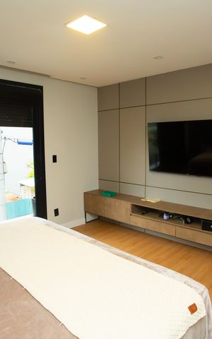 Casa de condomínio à venda com 210m², 4 quartos e 4 vagas Casa de condomínio à venda com 210m², 4 quartos e 4 vagasSuíte 1