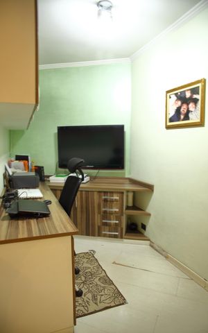 Casa à venda com 270m², 4 quartos e 3 vagasEscritório