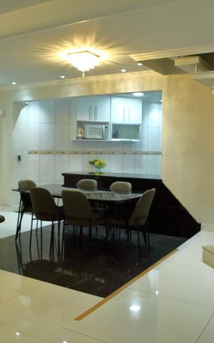 Casa à venda com 270m², 4 quartos e 3 vagasSala