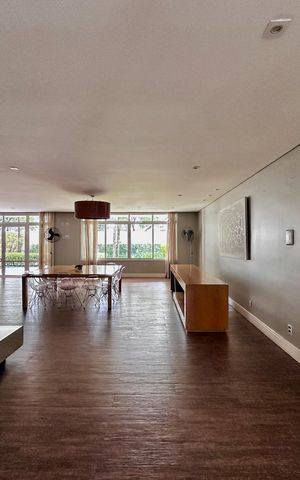 Apartamento à venda com 175m², 4 quartos e 3 vagas Apartamento à venda com 175m², 4 quartos e 3 vagasSalão de Festas