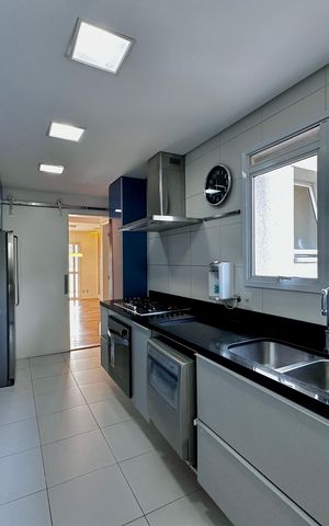 Apartamento à venda com 175m², 4 quartos e 3 vagas Apartamento à venda com 175m², 4 quartos e 3 vagasCozinha