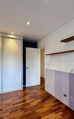 Apartamento à venda com 175m², 4 quartos e 3 vagas Apartamento à venda com 175m², 4 quartos e 3 vagasSuíte 2
