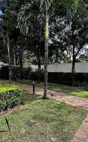 Apartamento à venda com 175m², 4 quartos e 3 vagas Apartamento à venda com 175m², 4 quartos e 3 vagasÁrea Comum