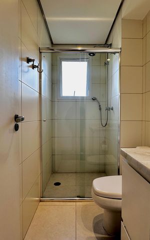 Apartamento à venda com 175m², 4 quartos e 3 vagas Apartamento à venda com 175m², 4 quartos e 3 vagasBanheiro Social