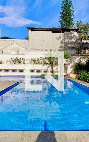 Apartamento à venda com 175m², 4 quartos e 3 vagas Apartamento à venda com 175m², 4 quartos e 3 vagasPiscina