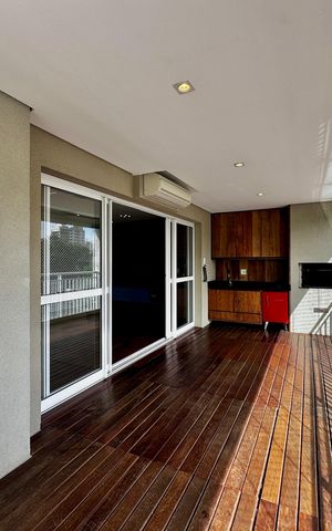 Apartamento à venda com 175m², 4 quartos e 3 vagas Apartamento à venda com 175m², 4 quartos e 3 vagasVaranda