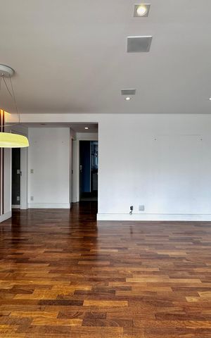 Apartamento à venda com 175m², 4 quartos e 3 vagas Apartamento à venda com 175m², 4 quartos e 3 vagasSala