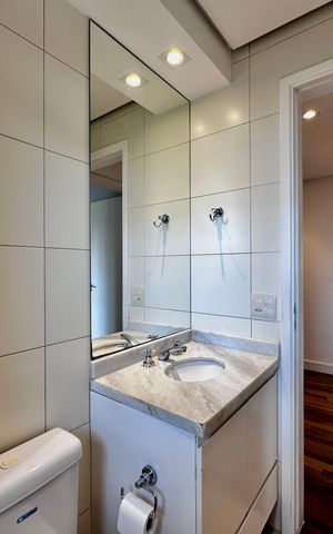 Apartamento à venda com 175m², 4 quartos e 3 vagas Apartamento à venda com 175m², 4 quartos e 3 vagasBanheiro Social