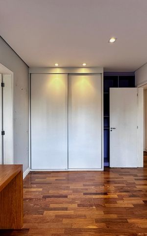 Apartamento à venda com 175m², 4 quartos e 3 vagas Apartamento à venda com 175m², 4 quartos e 3 vagasSuíte 2