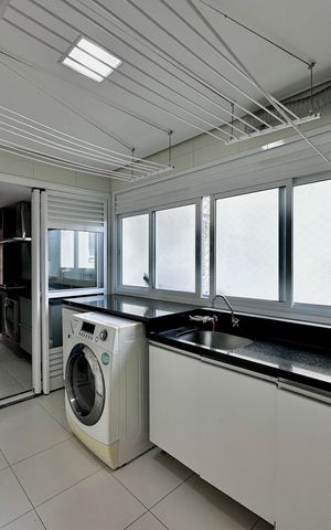 Apartamento à venda com 175m², 4 quartos e 3 vagas Apartamento à venda com 175m², 4 quartos e 3 vagasÁrea de Serviço