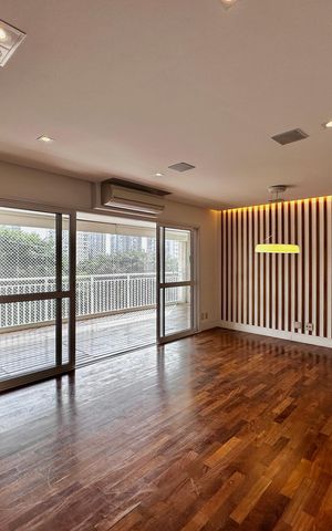 Apartamento à venda com 175m², 4 quartos e 3 vagas Apartamento à venda com 175m², 4 quartos e 3 vagasSala
