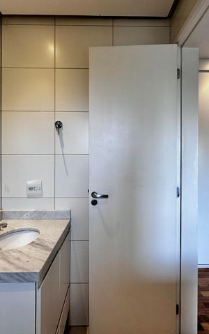 Apartamento à venda com 175m², 4 quartos e 3 vagas Apartamento à venda com 175m², 4 quartos e 3 vagasBanheiro Suíte 2