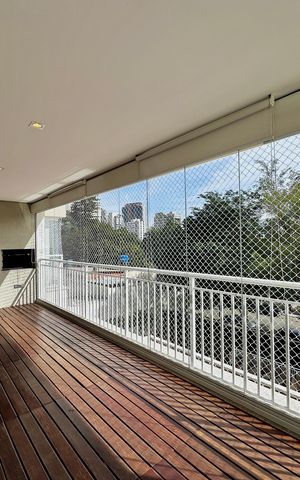 Apartamento à venda com 175m², 4 quartos e 3 vagas Apartamento à venda com 175m², 4 quartos e 3 vagasVaranda