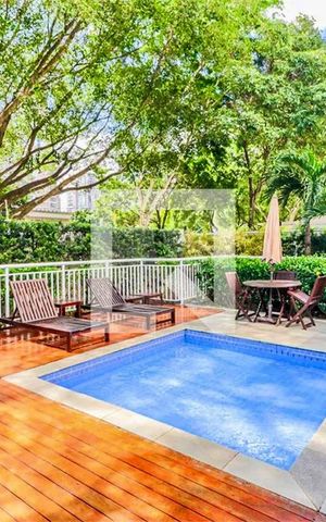 Apartamento à venda com 175m², 4 quartos e 3 vagas Apartamento à venda com 175m², 4 quartos e 3 vagasPiscina