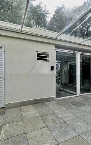 Apartamento à venda com 175m², 4 quartos e 3 vagas Apartamento à venda com 175m², 4 quartos e 3 vagasEntrada
