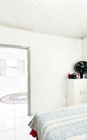 Casa à venda com 78m², 2 quartos e 1 vagaQuarto