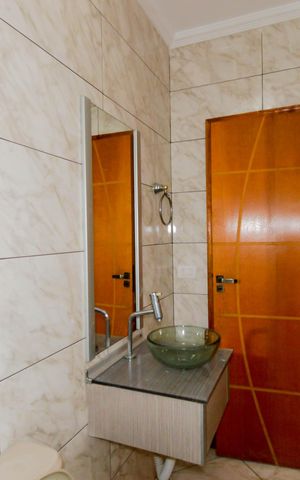 Casa para alugar com 190m², 3 quartos e 1 vaga Casa para alugar com 190m², 3 quartos e 1 vagaBanheiro Social