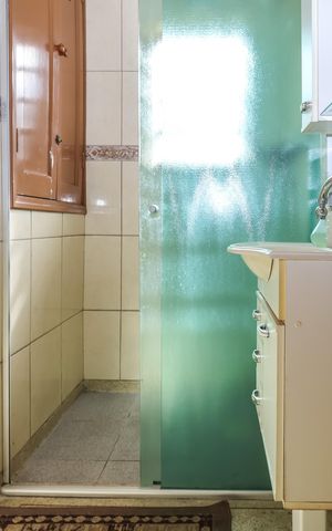 Casa à venda com 90m², 3 quartos e 2 vagas Casa à venda com 90m², 3 quartos e 2 vagasBanheiro