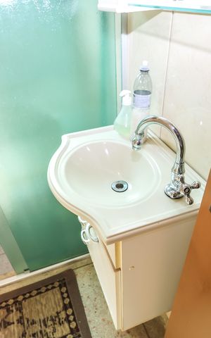 Casa à venda com 90m², 3 quartos e 2 vagas Casa à venda com 90m², 3 quartos e 2 vagasBanheiro