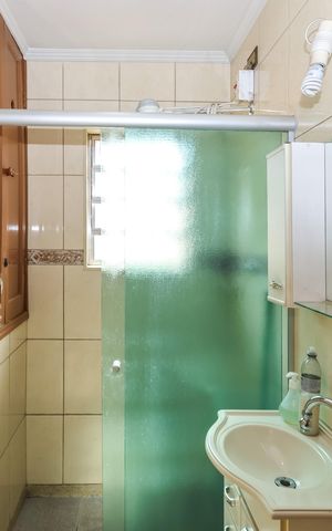 Casa à venda com 90m², 3 quartos e 2 vagas Casa à venda com 90m², 3 quartos e 2 vagasBanheiro