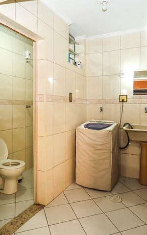 Casa à venda com 90m², 3 quartos e 2 vagas Casa à venda com 90m², 3 quartos e 2 vagasÁrea de Serviço