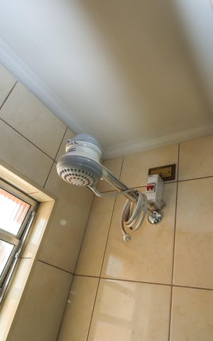 Casa à venda com 90m², 3 quartos e 2 vagas Casa à venda com 90m², 3 quartos e 2 vagasBanheiro