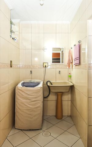 Casa à venda com 90m², 3 quartos e 2 vagas Casa à venda com 90m², 3 quartos e 2 vagasÁrea de Serviço