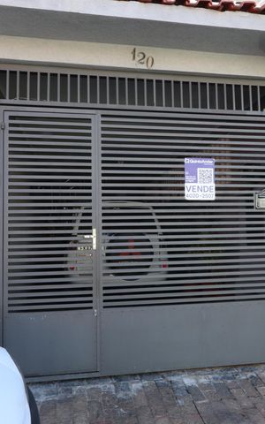 Casa para alugar com 150m², 3 quartos e 2 vagasFachada e Placa