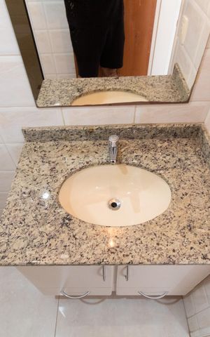 Apartamento à venda com 70m², 2 quartos e 1 vaga Apartamento à venda com 70m², 2 quartos e 1 vagaBanheiro Social