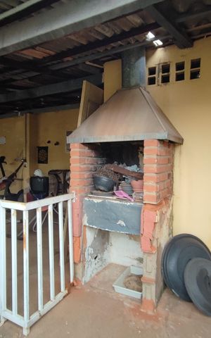 Casa à venda com 154m², 2 quartos e 2 vagas Casa à venda com 154m², 2 quartos e 2 vagasQuintal - Fundos