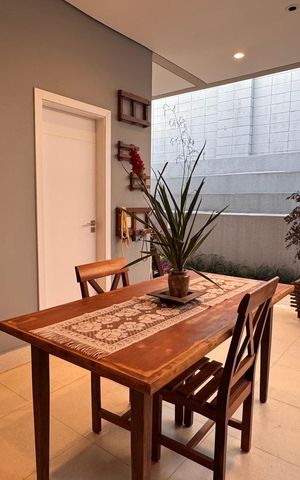Casa de condomínio à venda com 207m², 3 quartos e 4 vagas Casa de condomínio à venda com 207m², 3 quartos e 4 vagasQuintal