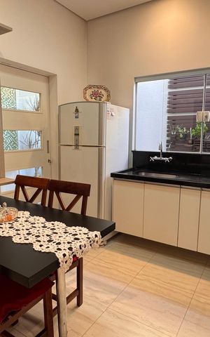 Casa de condomínio à venda com 207m², 3 quartos e 4 vagas Casa de condomínio à venda com 207m², 3 quartos e 4 vagasCozinha