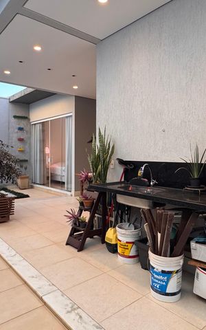 Casa de condomínio à venda com 207m², 3 quartos e 4 vagas Casa de condomínio à venda com 207m², 3 quartos e 4 vagasChurrasqueira