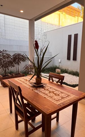 Casa de condomínio à venda com 207m², 3 quartos e 4 vagas Casa de condomínio à venda com 207m², 3 quartos e 4 vagasQuintal