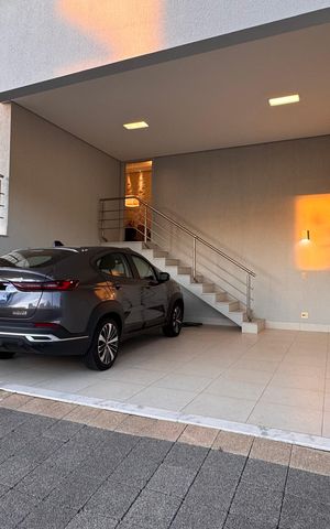 Casa de condomínio à venda com 207m², 3 quartos e 4 vagas Casa de condomínio à venda com 207m², 3 quartos e 4 vagasGaragem