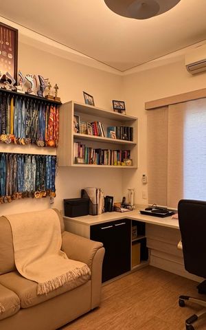 Casa de condomínio à venda com 207m², 3 quartos e 4 vagas Casa de condomínio à venda com 207m², 3 quartos e 4 vagasSuíte 1