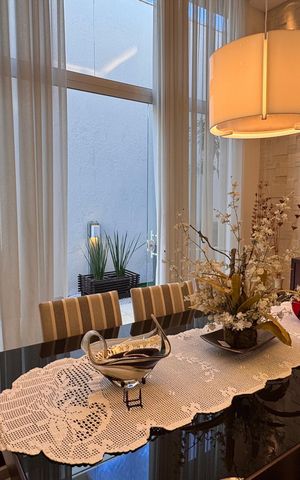 Casa de condomínio à venda com 207m², 3 quartos e 4 vagas Casa de condomínio à venda com 207m², 3 quartos e 4 vagasSala de Jantar